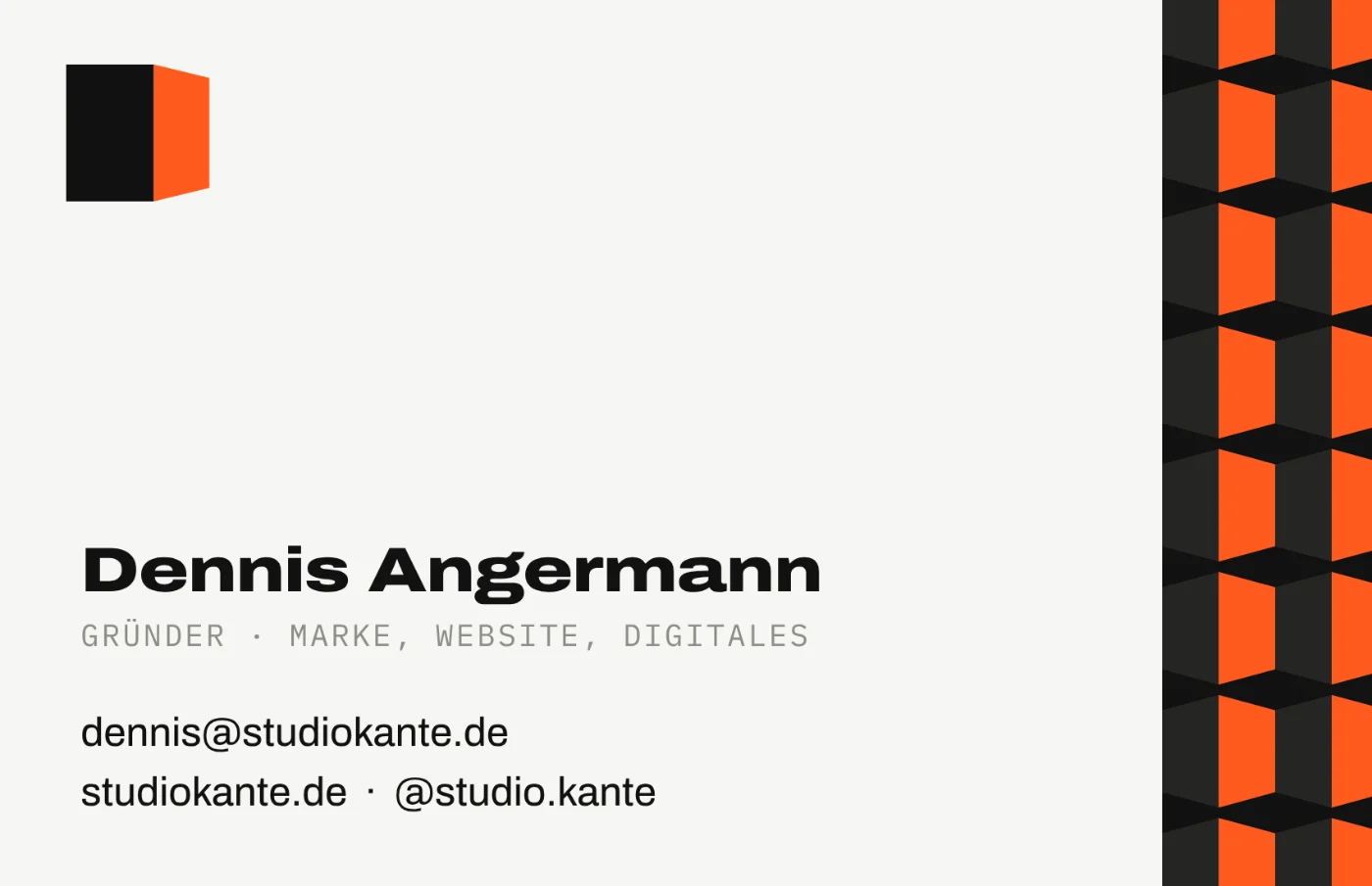 Visitenkarte Rückseite: Papierweiß mit Kontaktdaten und Leporello-Band