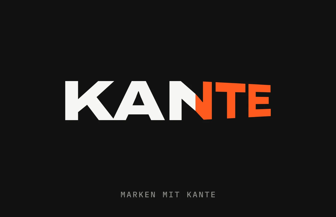 Visitenkarte von Studio Kante: schwarze Vorderseite mit der gefalteten Wortmarke